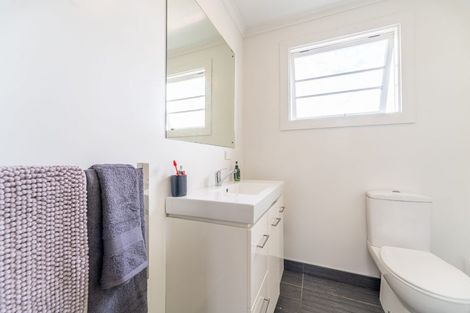 Photo of property in 35 Avenue Road, West End, Timaru, 7910