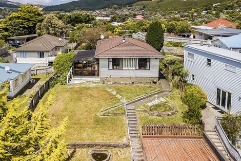 Photo of property in 4 Hillary Street, Tawa, Wellington, 5028