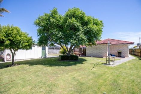Photo of property in 8 Harris Place, Ngatea, 3503