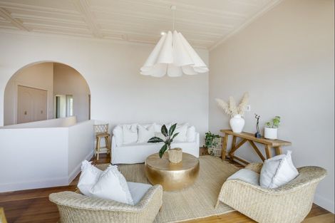 Photo of property in 5 Denholm Road, Hospital Hill, Napier, 4110