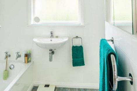 Photo of property in 40 Mana View Road, Paremata, Porirua, 5026