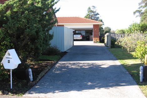 Photo of property in 8 Bosnyak Drive, Te Atatu South, Auckland, 0610