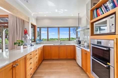 Photo of property in 279a Pohutukawa Avenue, Ohope, 3121