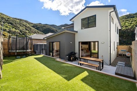 Photo of property in 131 Silverstream Road, Crofton Downs, Wellington, 6035