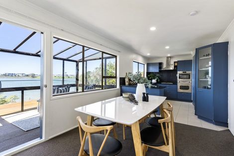 Photo of property in 27 Ferry Parade, Herald Island, Auckland, 0618