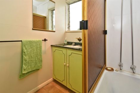 Photo of property in 10 Virgil Place, Northcote, Christchurch, 8052