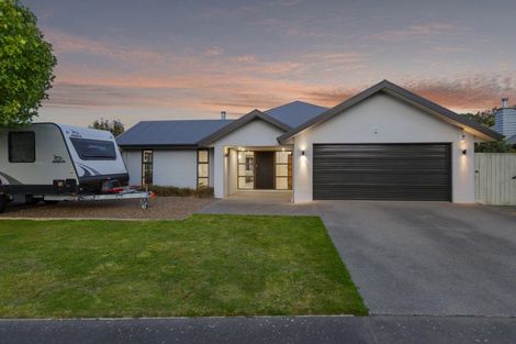 Photo of property in 8 Sentinel Place, Halswell, Christchurch, 8025