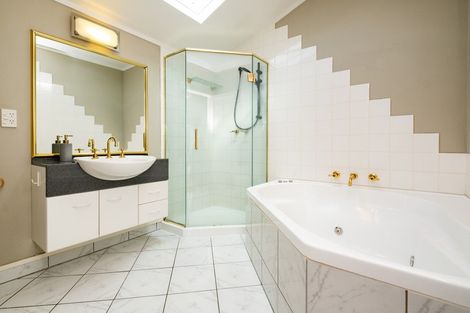 Photo of property in 89 James Cook Street, Havelock North, 4130