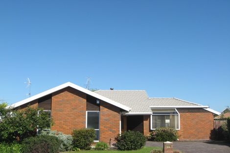 Photo of property in 37 Lowry Avenue, Redwood, Christchurch, 8051