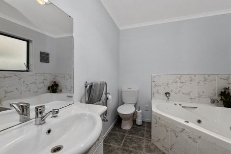 Photo of property in 84d Hillcrest Road, Hillcrest, Hamilton, 3216