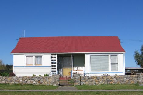 Photo of property in 84 Avenue Road, Foxton, 4814