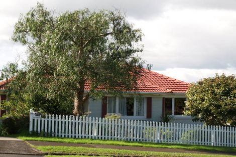 Photo of property in 34 Churchill Road, Cockle Bay, Auckland, 2014