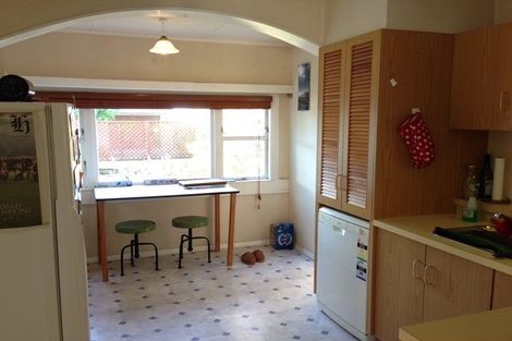 Photo of property in 18 Selwyn Road, Hospital Hill, Napier, 4110