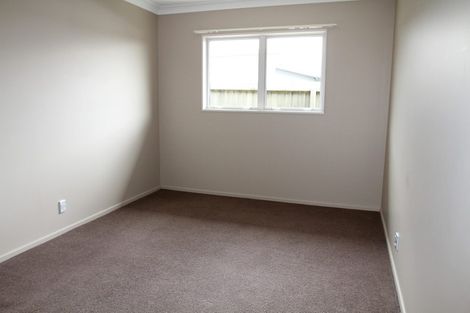 Photo of property in 5 Corsican Grove, Parklands, Christchurch, 8083