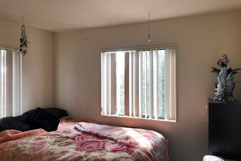 Photo of property in 14/3 Orwell Road, Greenhithe, Auckland, 0632