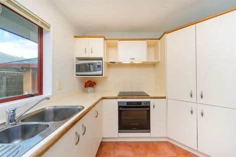 Photo of property in 21 Parnell Heights Drive, Kelvin Grove, Palmerston North, 4414