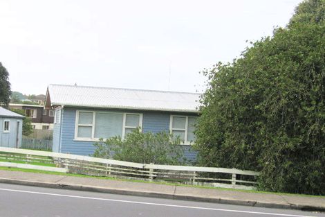 Photo of property in 32 Red Beach Road, Red Beach, 0932