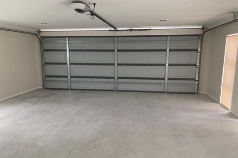 Photo of property in 1 Mark Edward Drive, Half Moon Bay, Auckland, 2012