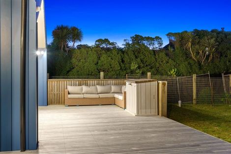 Photo of property in 1 Arapipi Way, Peka Peka, Waikanae, 5391