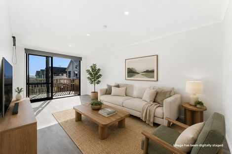 Photo of property in 17 Seafarer Crescent, Stanmore Bay, Whangaparaoa, 0932