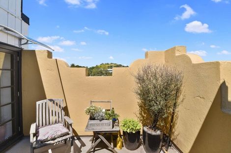 Photo of property in 1/25a Lake Road, Devonport, Auckland, 0624