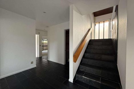 Photo of property in 27 Rembrandt Avenue, Tawa, Wellington, 5028