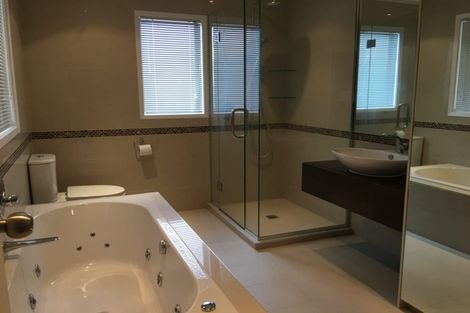 Photo of property in 3 Beulah Avenue, Rothesay Bay, Auckland, 0630