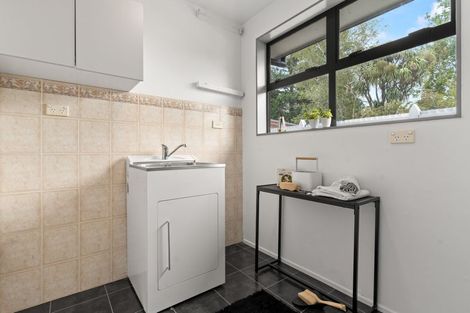 Photo of property in 7a Kempton Street, Greytown, 5712