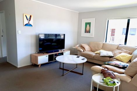 Photo of property in 216 Whangaparaoa Road, Red Beach, 0932