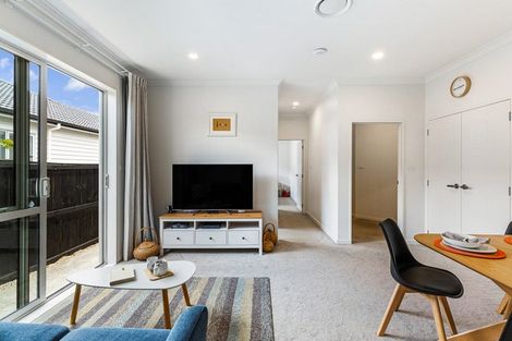 Photo of property in 9 Walter Ruddock Avenue, Kumeu, 0810