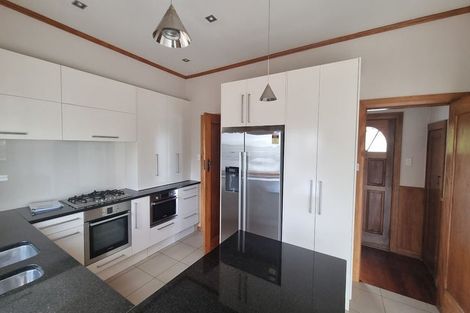 Photo of property in 41 Farm Road, Northland, Wellington, 6012