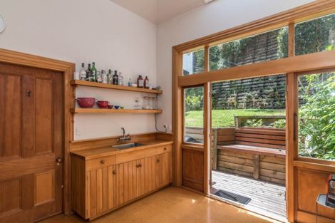 Photo of property in 2 Adams Terrace, Aro Valley, Wellington, 6021