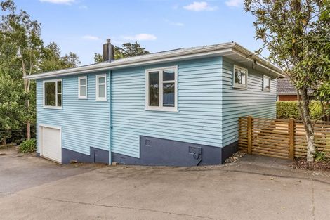 Photo of property in 60 Taylor Terrace, Tawa, Wellington, 5028