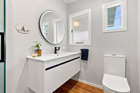 Photo of property in 1/77 Birkdale Road, Birkdale, Auckland, 0626