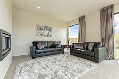 Photo of property in 17 Bayvista Drive, Karaka, Papakura, 2113