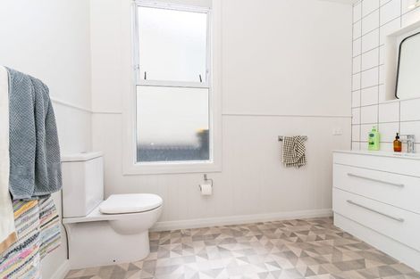 Photo of property in 17 Peel Street, Mornington, Dunedin, 9011