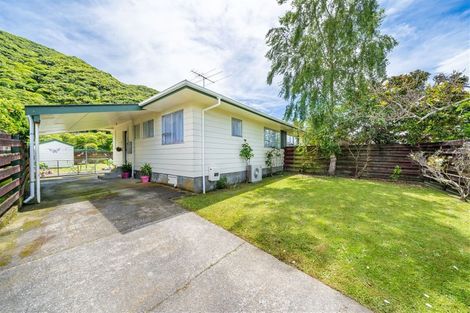 Photo of property in 1/27 Larchmont Grove, Totara Park, Upper Hutt, 5018