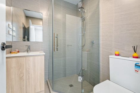 Photo of property in 9/20 Seabrook Avenue, New Lynn, Auckland, 0600