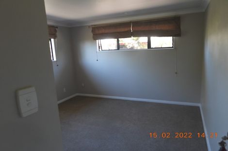 Photo of property in 6 David Beattie Place, Chatswood, Auckland, 0626