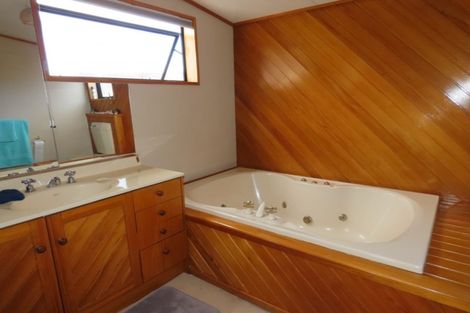 Photo of property in 1 Athenry Road, Bridge Hill, Alexandra, 9320