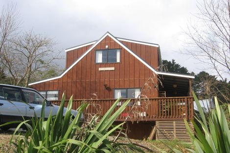 Photo of property in 6 Oxford Terrace, Coromandel, 3506