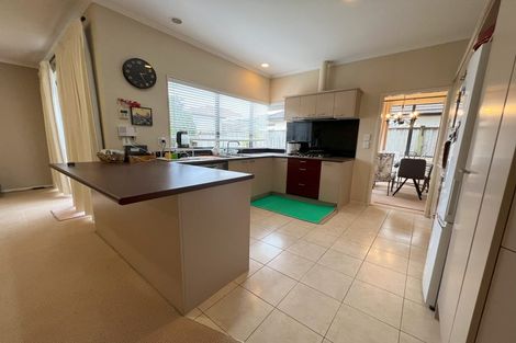 Photo of property in 8 Glanmire Place, Flat Bush, Auckland, 2016