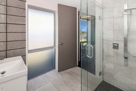 Photo of property in 42 Davies Road, Hurdon, New Plymouth, 4310