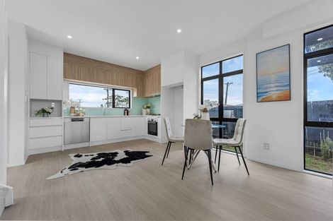 Photo of property in 14b York Road, Papatoetoe, Auckland, 2104