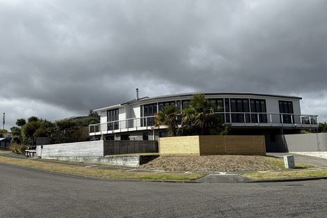 Photo of property in 15 Campion Road, Waikanae Beach, Waikanae, 5036