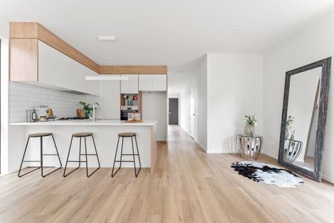 Photo of property in 21 Bronzewater Drive, Silverdale, 0932