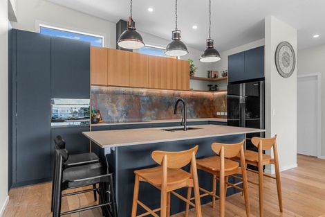 Photo of property in 13 Starlight Place, Langs Beach, 0582