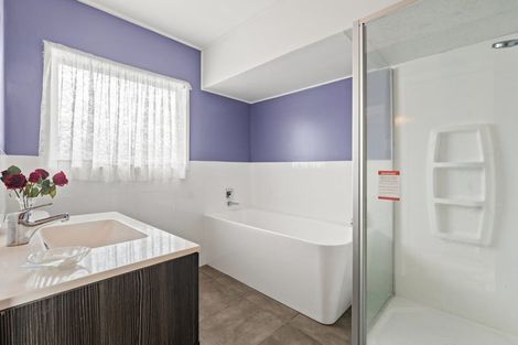 Photo of property in 5 Paul Drive, Ngatea, 3503