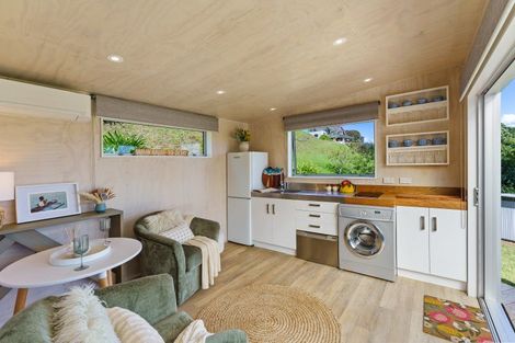 Photo of property in 33a Hicks Crescent, Waikanae Beach, Waikanae, 5036
