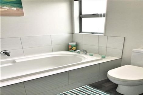 Photo of property in 1/6 Arirang Rise, Pinehill, Auckland, 0632